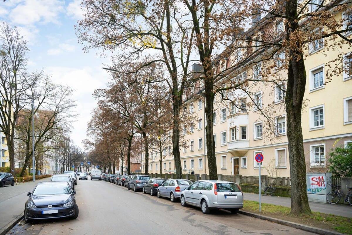 Big Near Rotkreuzplatz With 3 Bedroom For 12 Pax * Munich